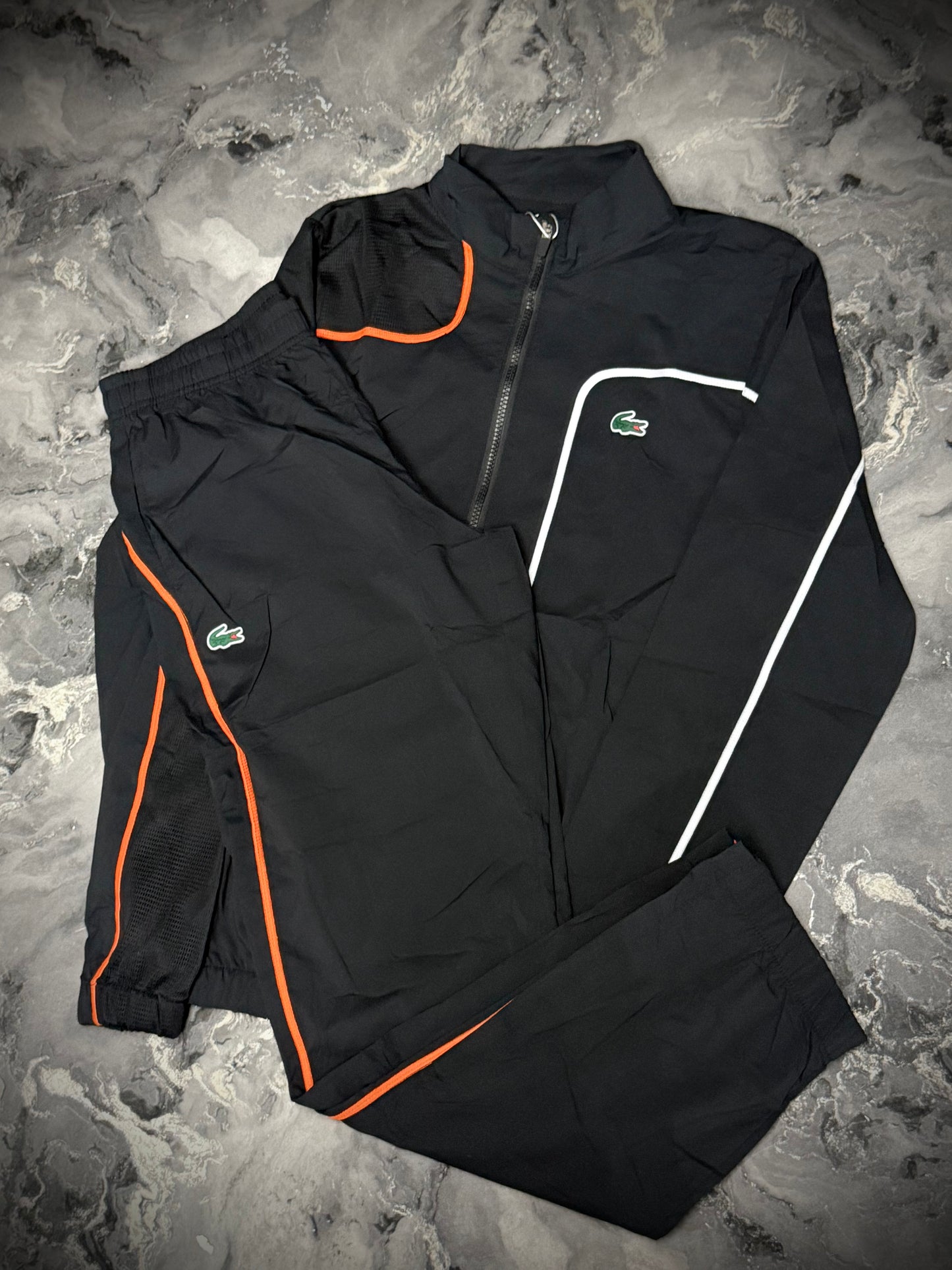 CONJUNTO LACOSTE IMPERMEABLE