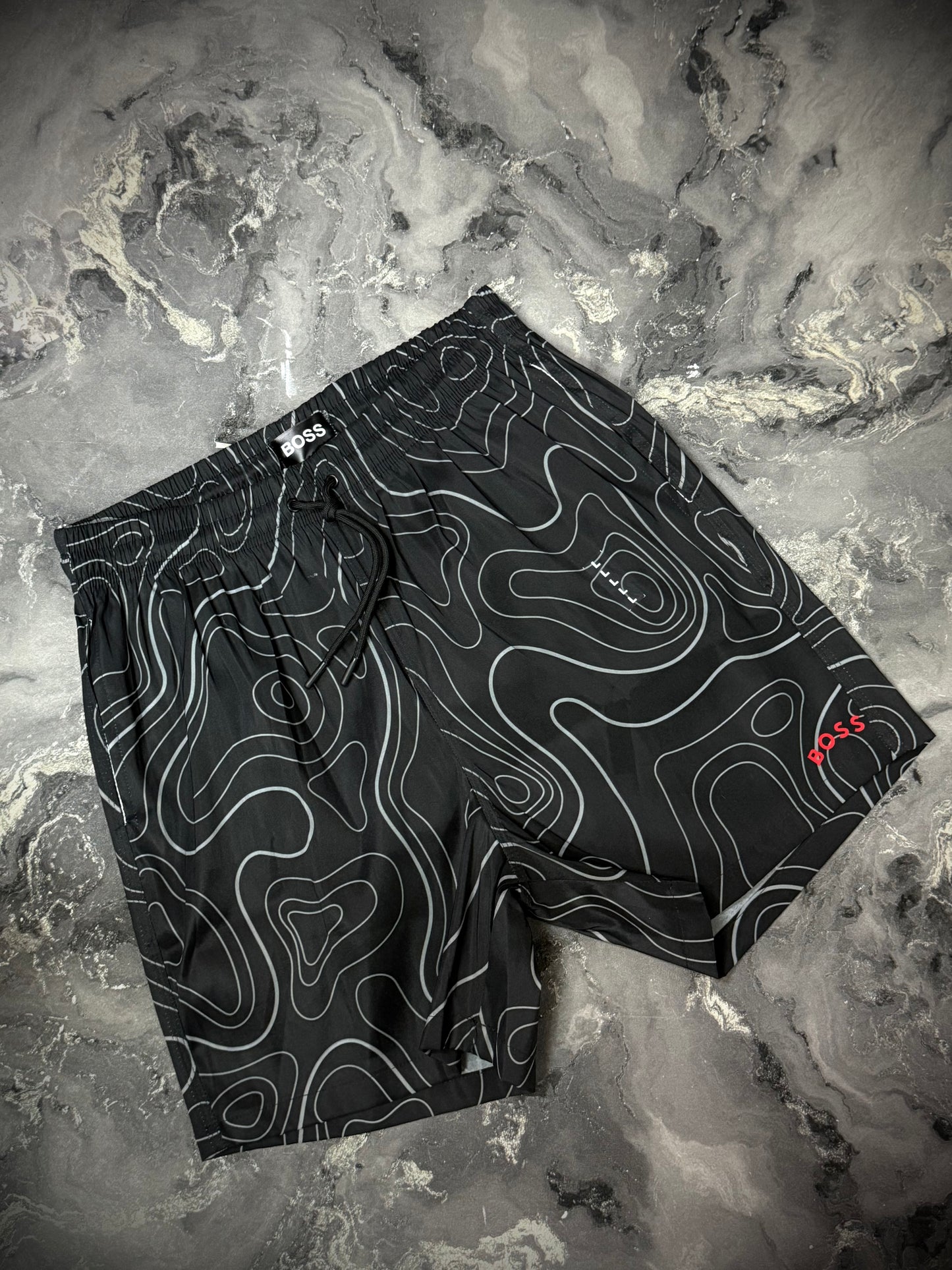 PANTALÓNETA PLAYERA BOSS NEGRA LOGO ROJO