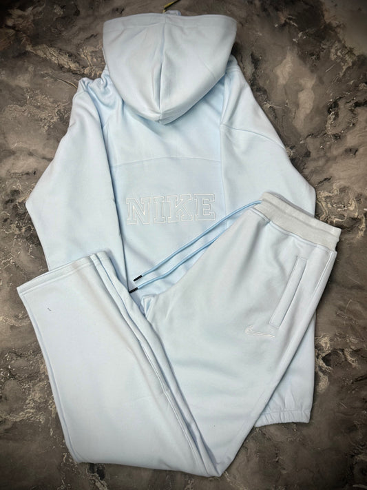 CONJUNTO NIKE CELESTE