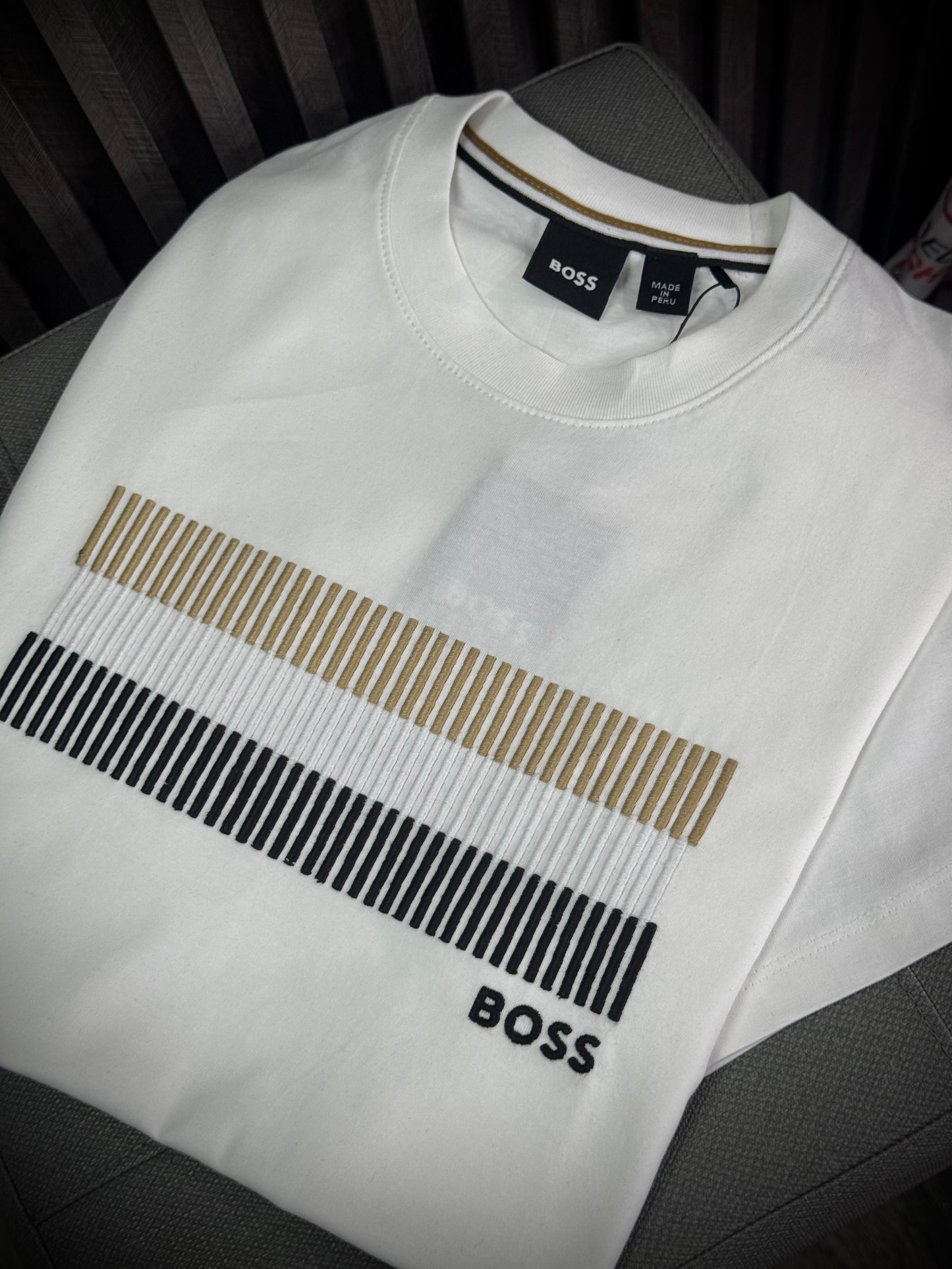 CAMISETA BOSS PERUANA BLANCA