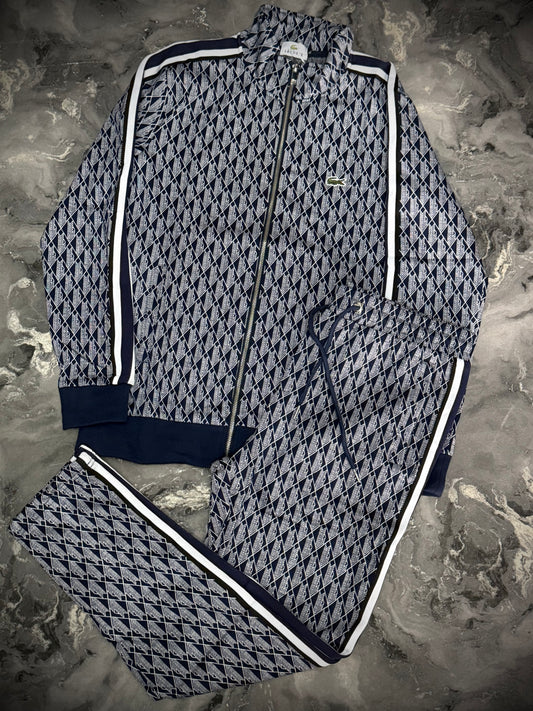 CONJUNTO LACOSTE AZUL MONOGRAMA