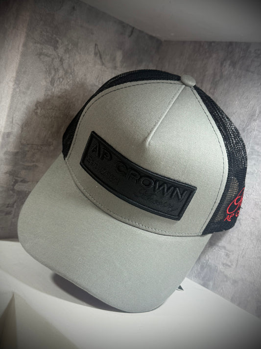 GORRA AP GRIS ROJA