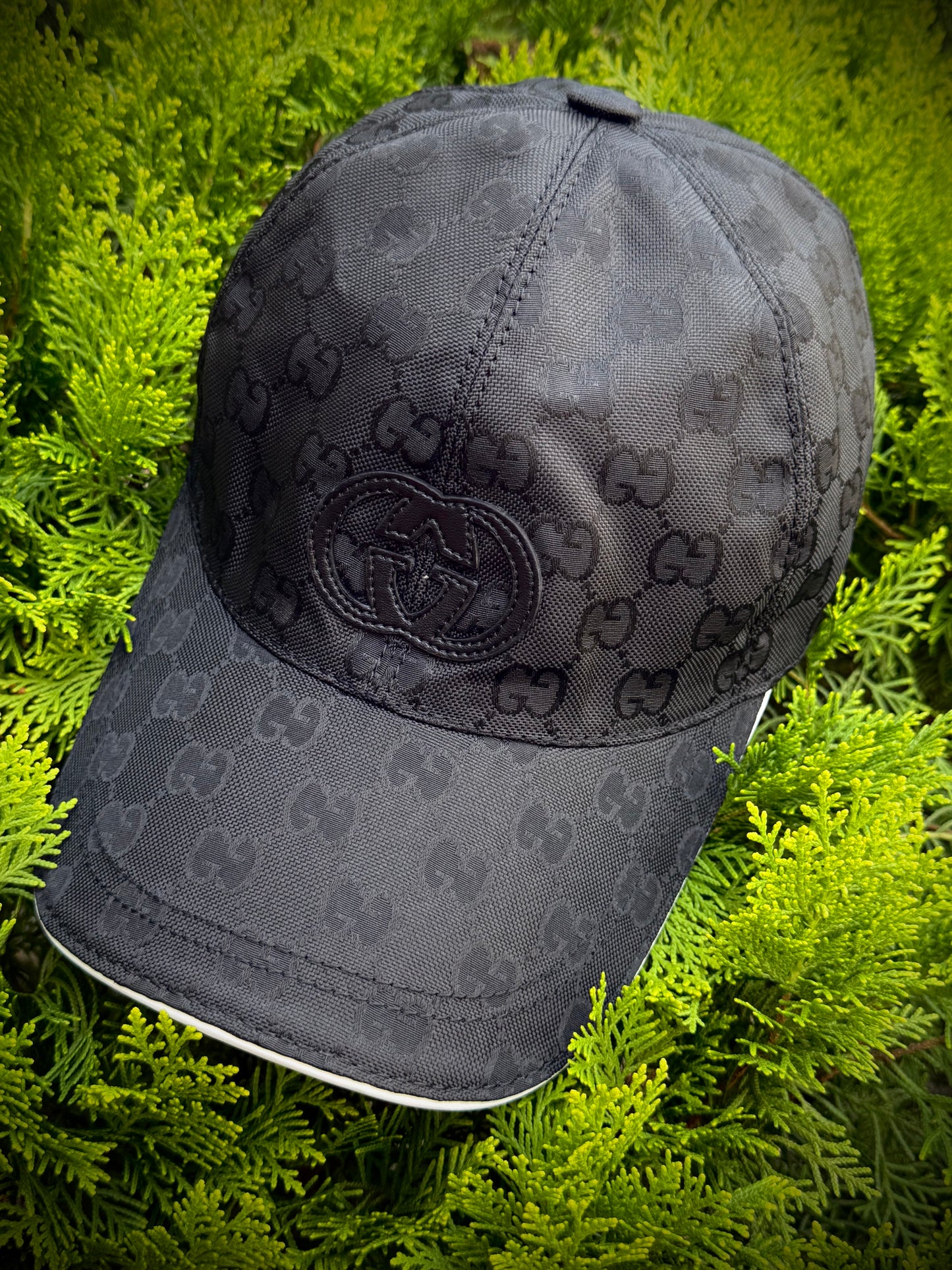 GORRA TURCA MONOGRAMA LOGO COLOR NEGRO