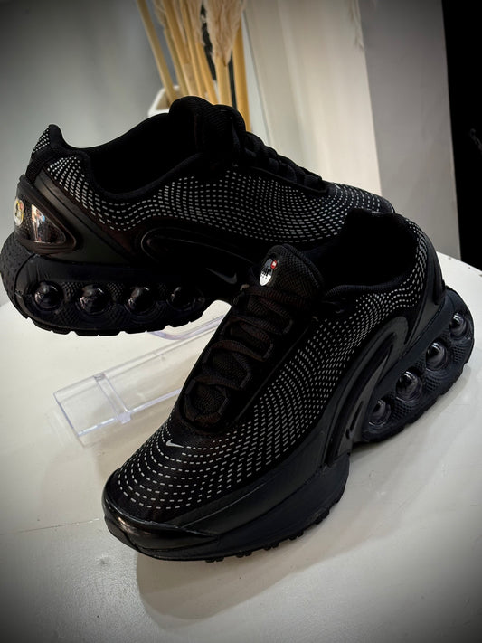 NIKE DN NEGRO BLANCO