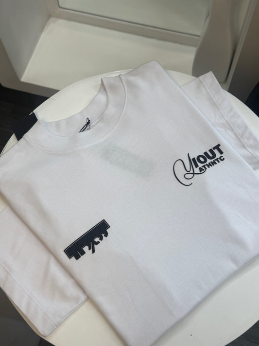 CAMISETA Y/OUT BLANCO LÍNEA NEGRO