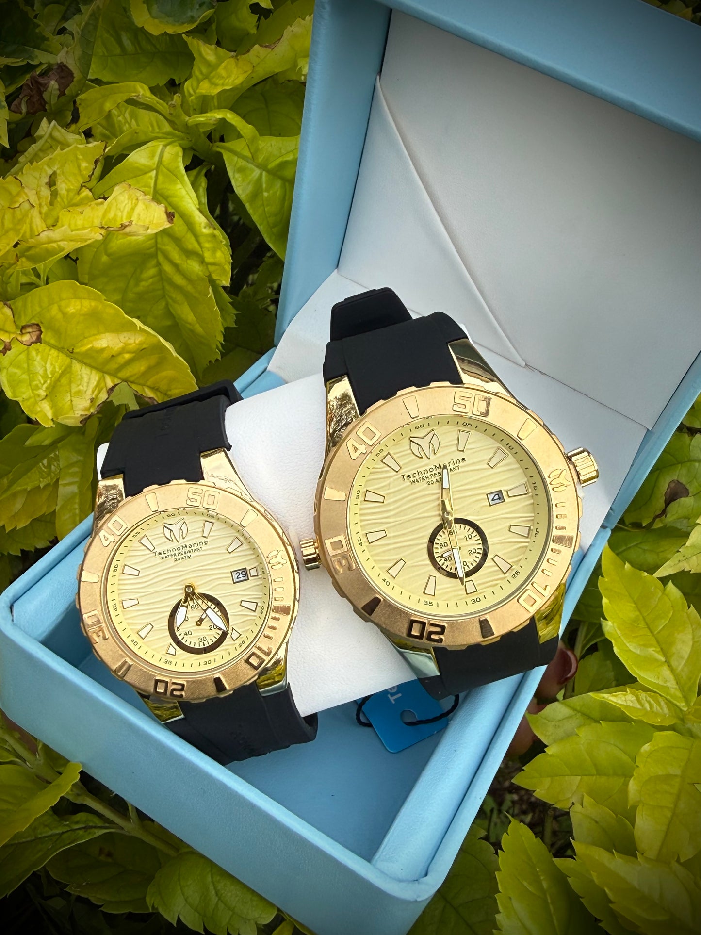 RELOJES TECHNOMARINE PAREJA NEGRO DORADO