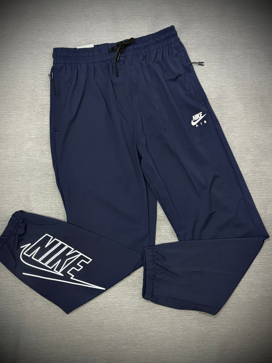 SUDADERA NIKE ANTIFLUIDOS AZUL