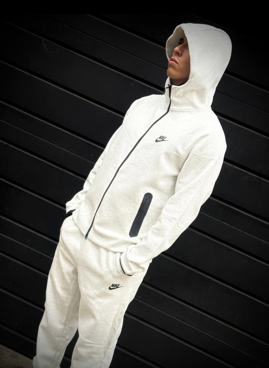 CONJUNTO NIKE TECH BLANCO