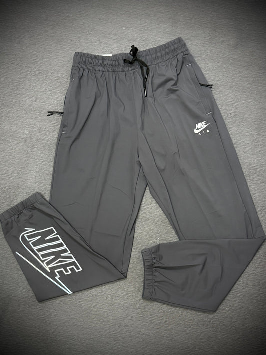SUDADERA NIKE ANTIFLUIDOS GRIS
