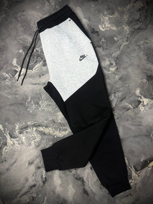SUDADERA NIKE TECH GRIS CLARO