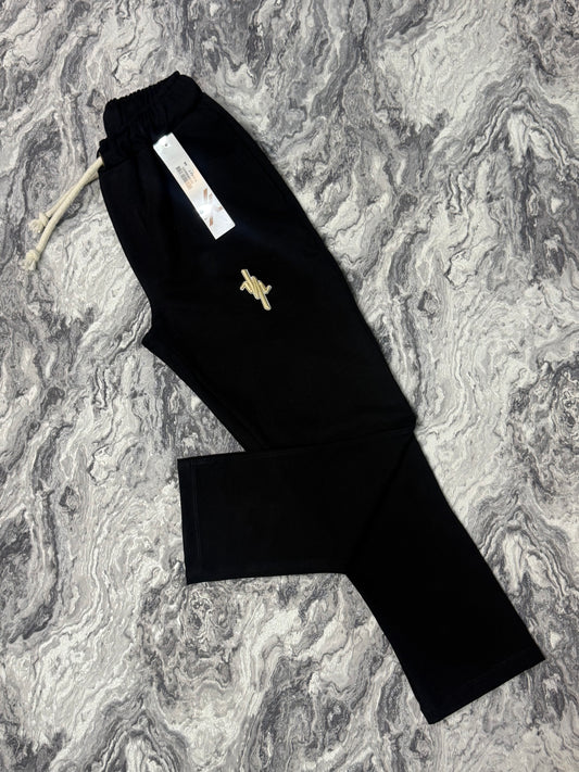 SUDADERA Y/OUT LOGO DORADO