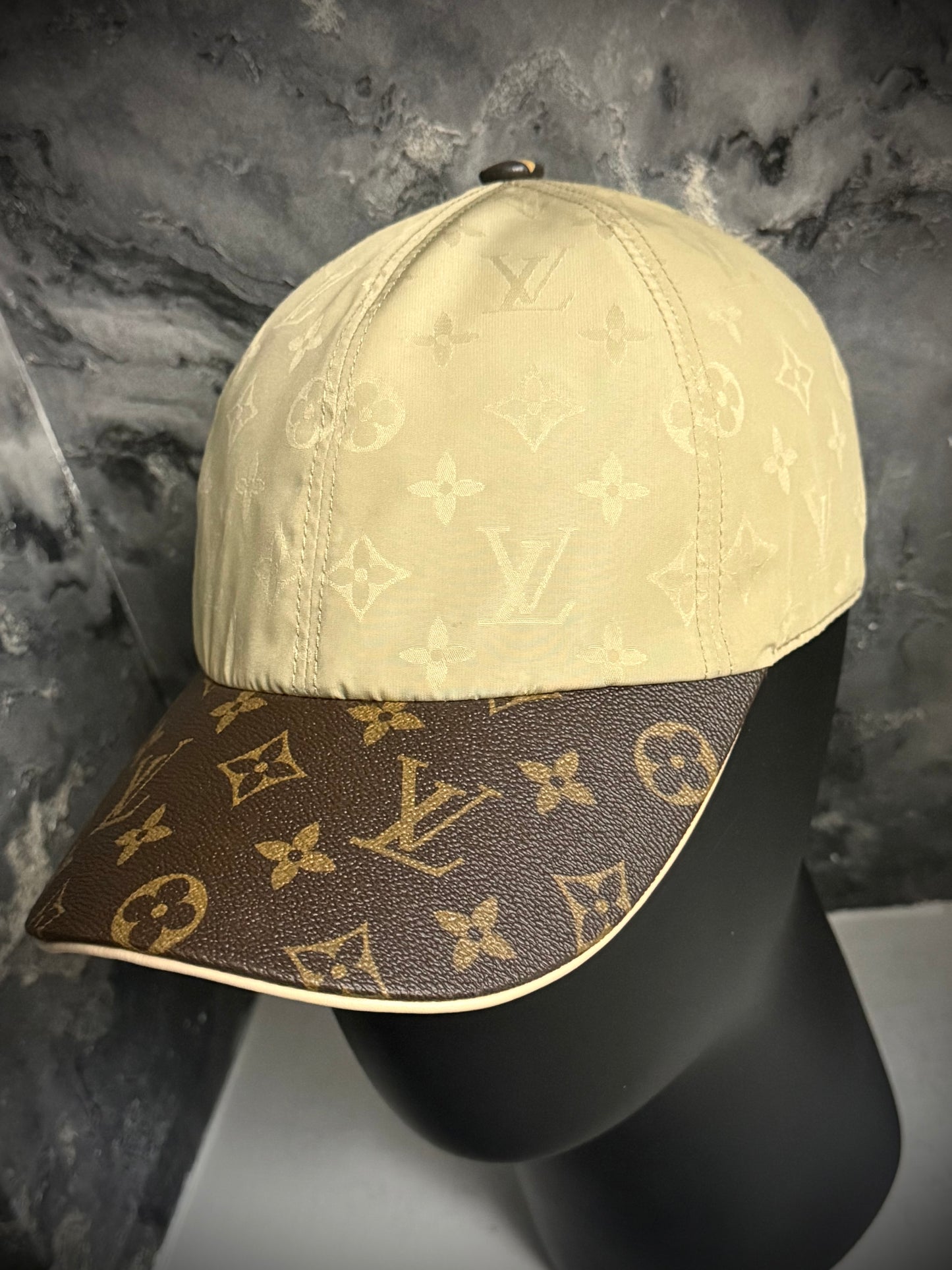 GORRA LV BEIGE CAFÉ
