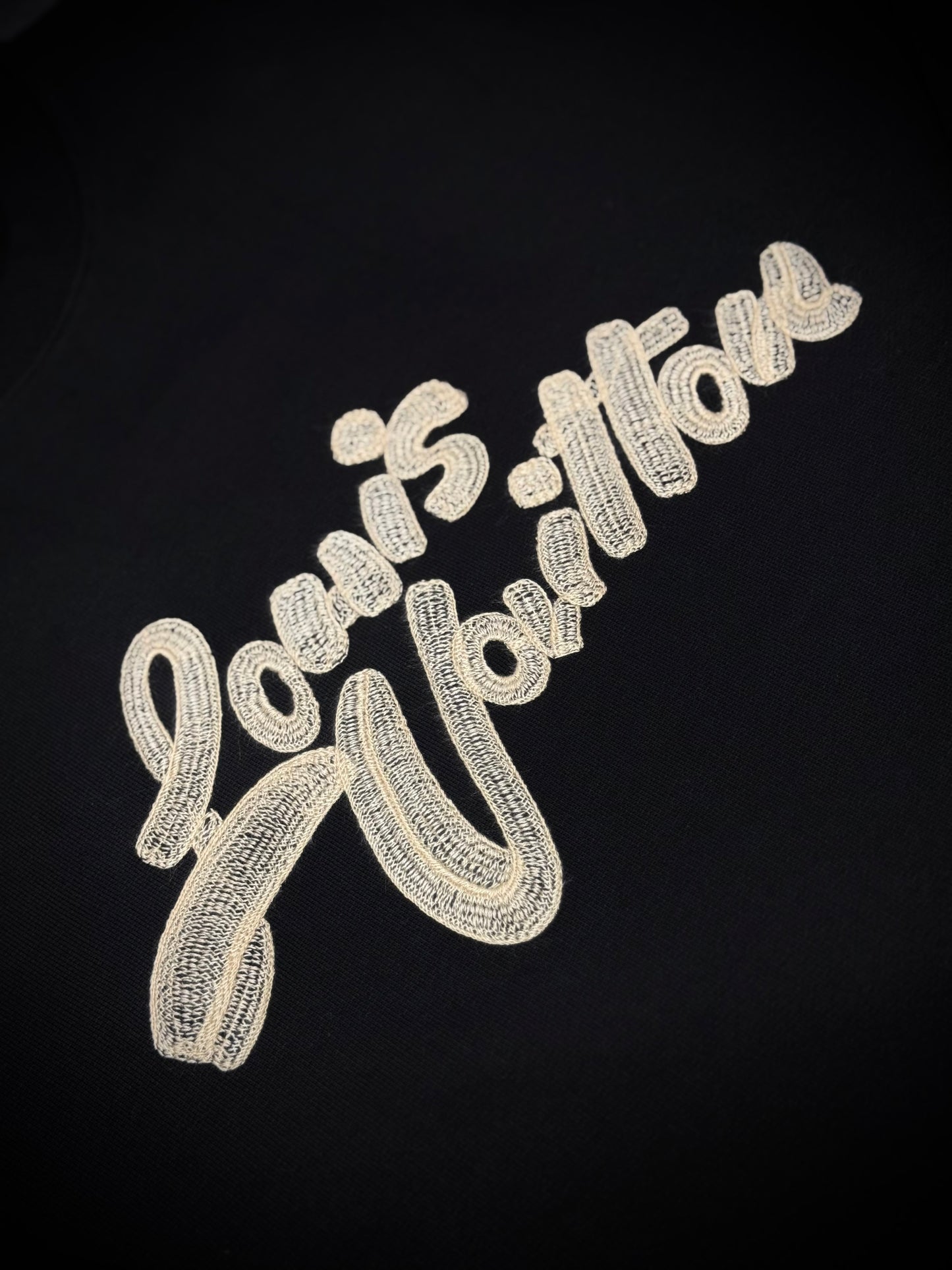 CAMIBUZO TURCO LOUIS VUITTON NEGRO LOGO DORADO