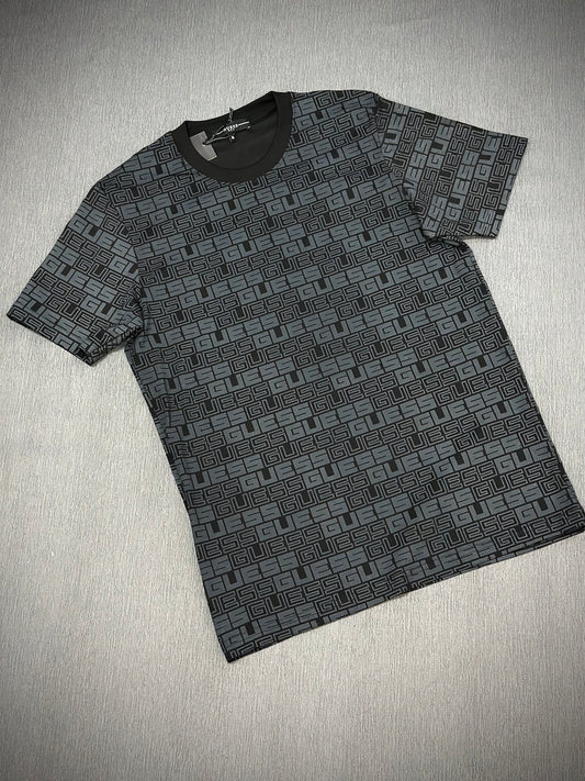 CAMISETA GUESS NEGRO LOGO GRIS