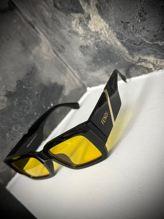 GAFAS FENDI NEGRAS LENTE AMARILLO