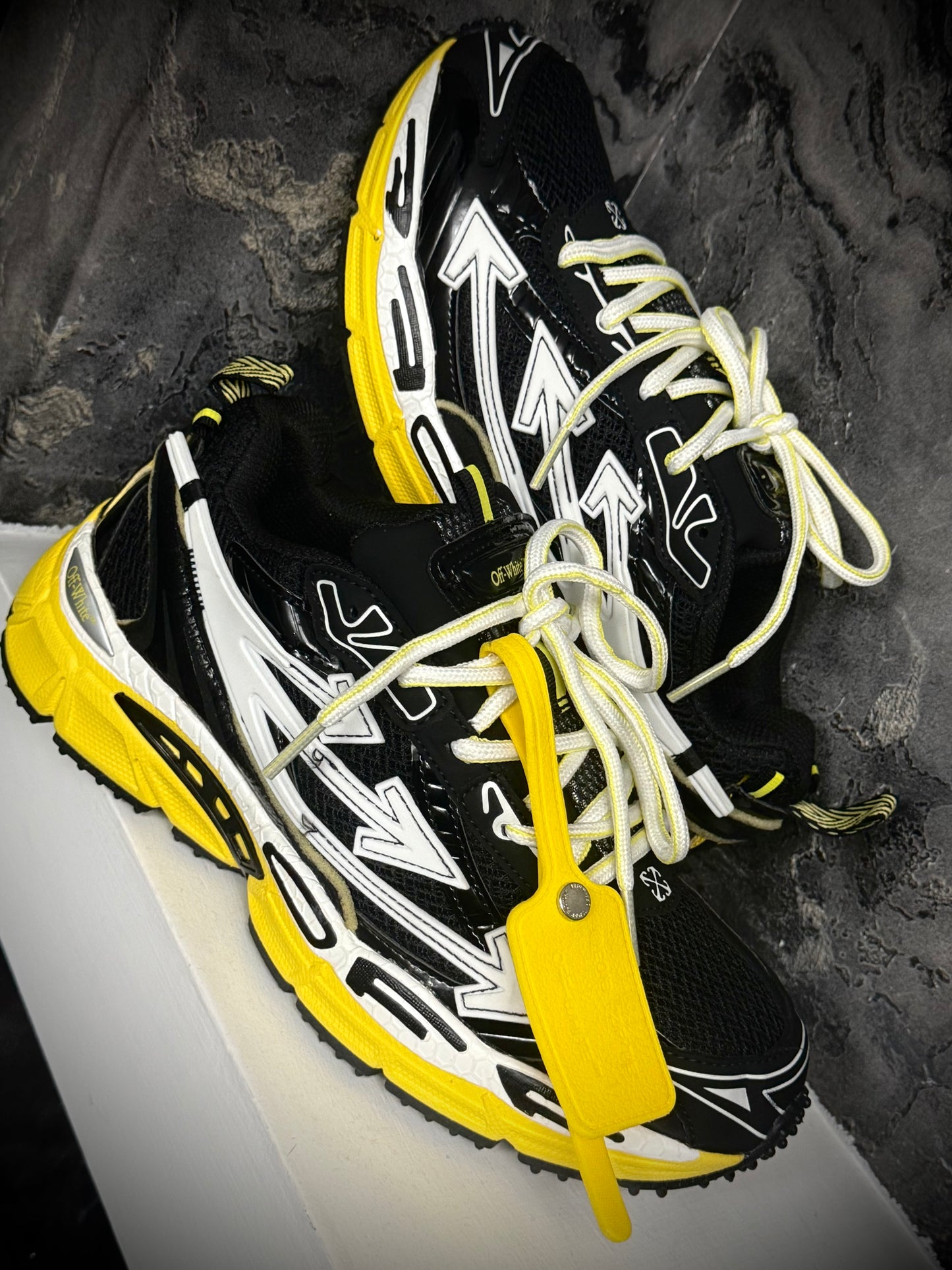 ZAPATOS OFF WHITE AMARILLO