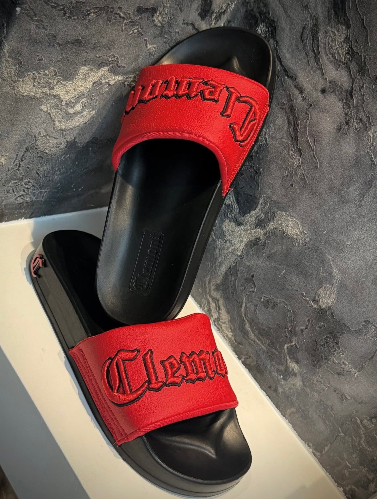 CHANCLAS ROJAS CLEMONT
