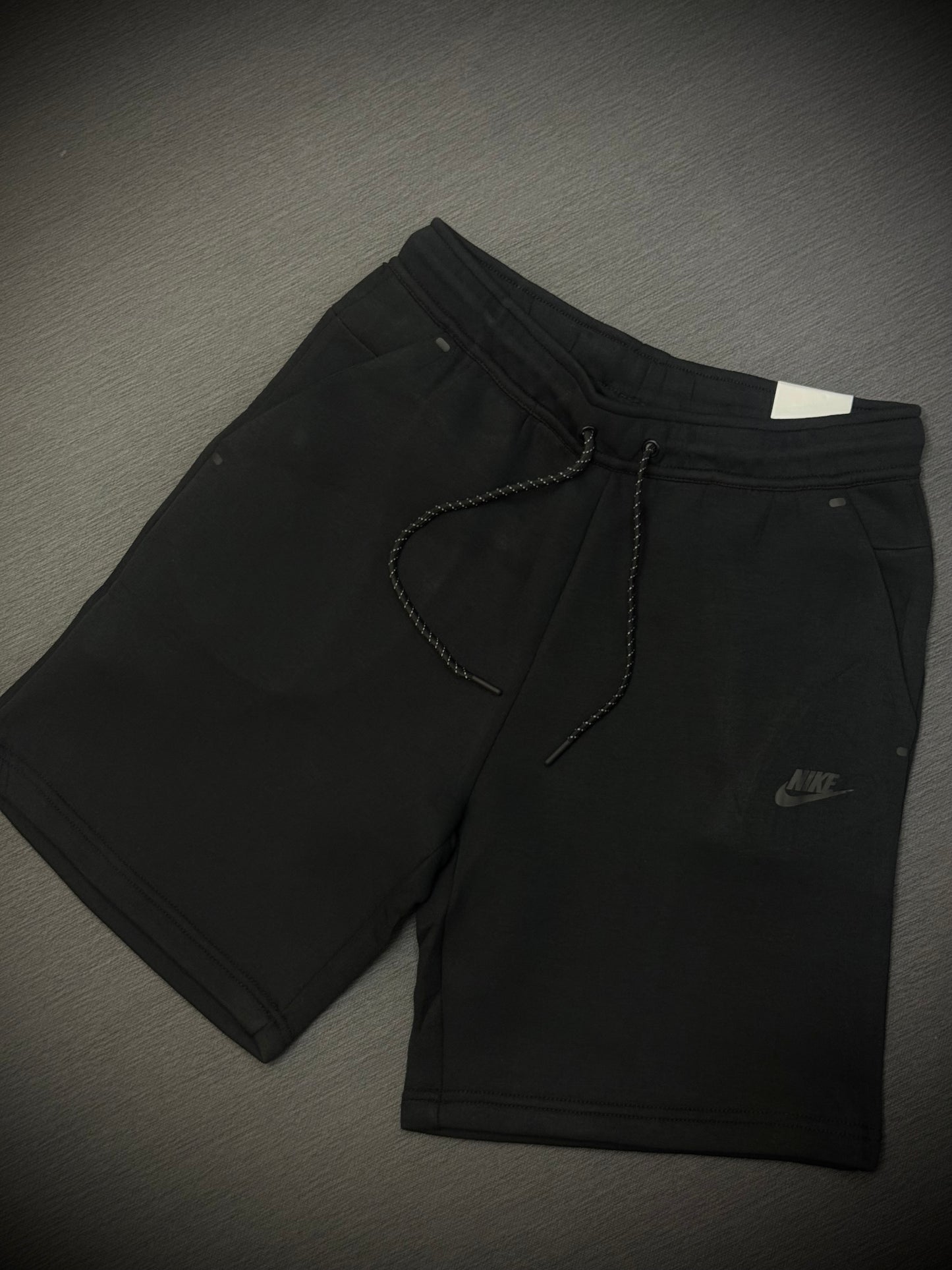 PANTALÓNETA NIKE TECH NEGRA