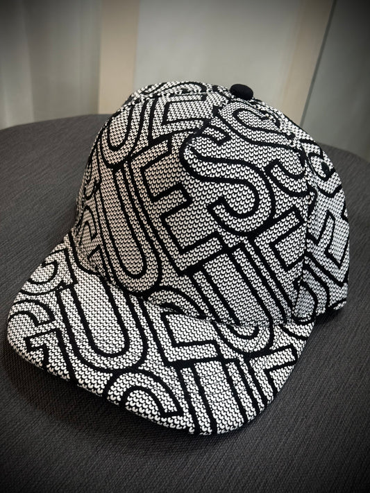 GORRA GUESS BLANCO NEGRO