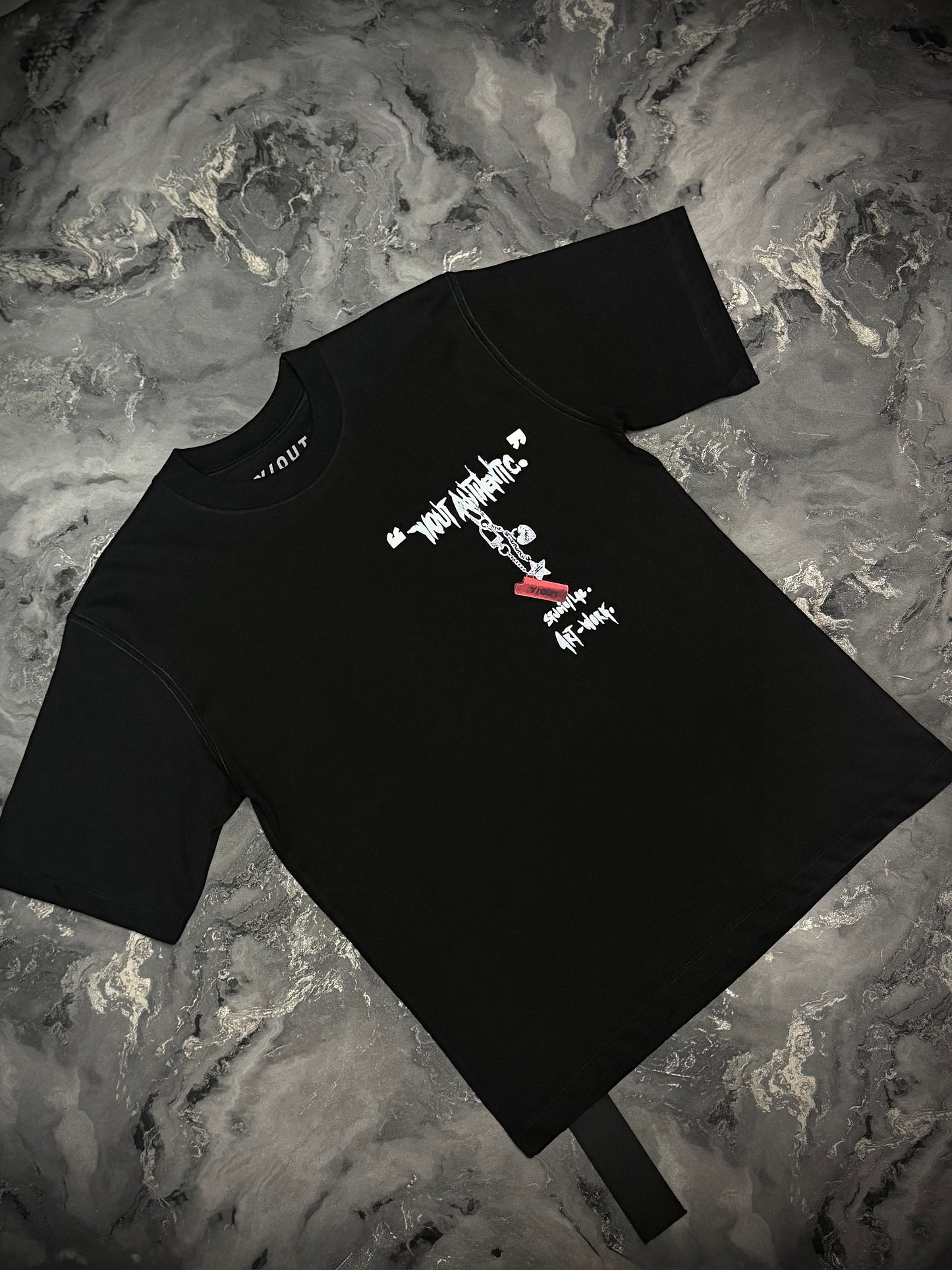 CAMISETA Y/OUT LLAVERO