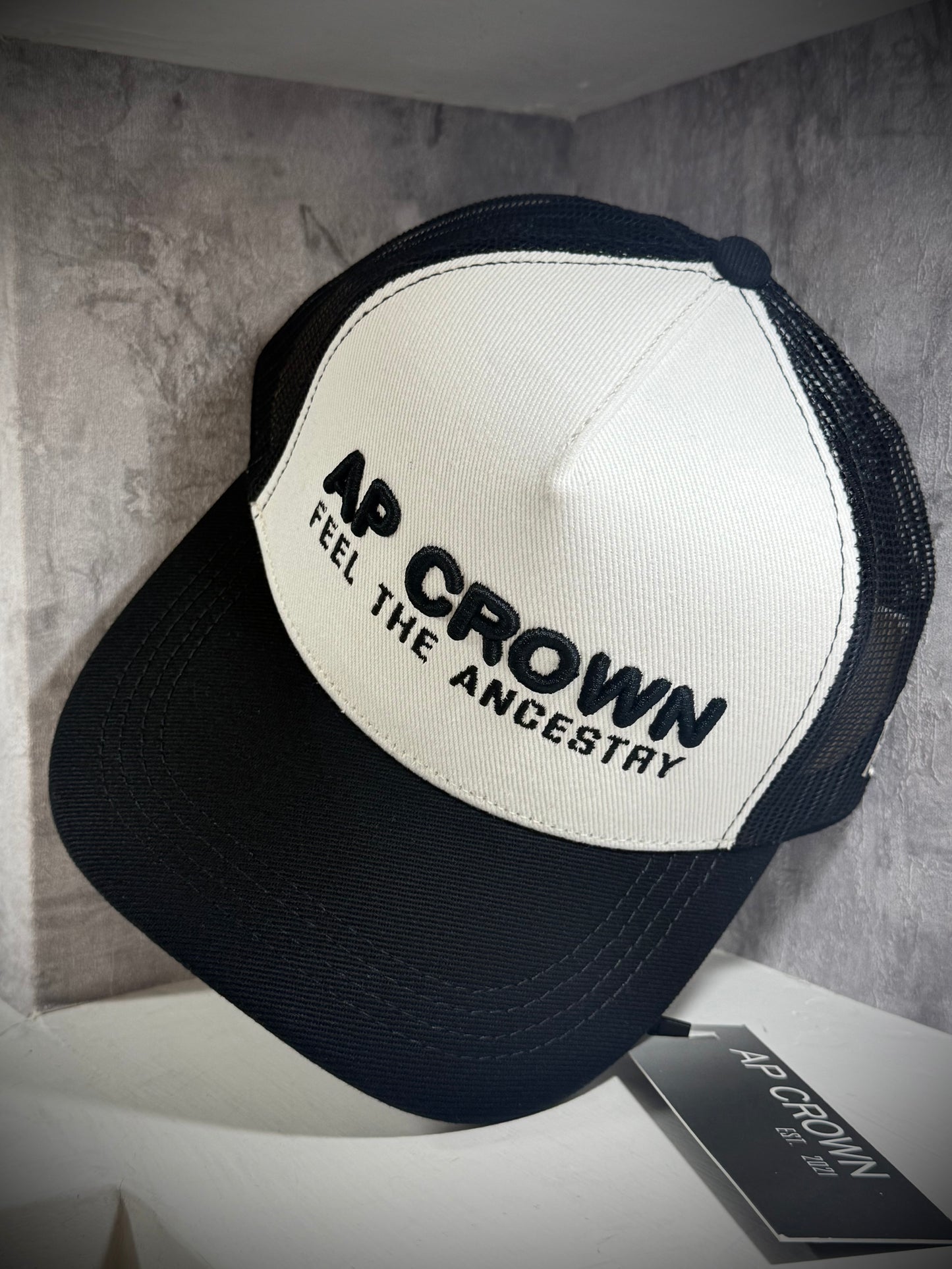 GORRA AP BLANCA NEGRA
