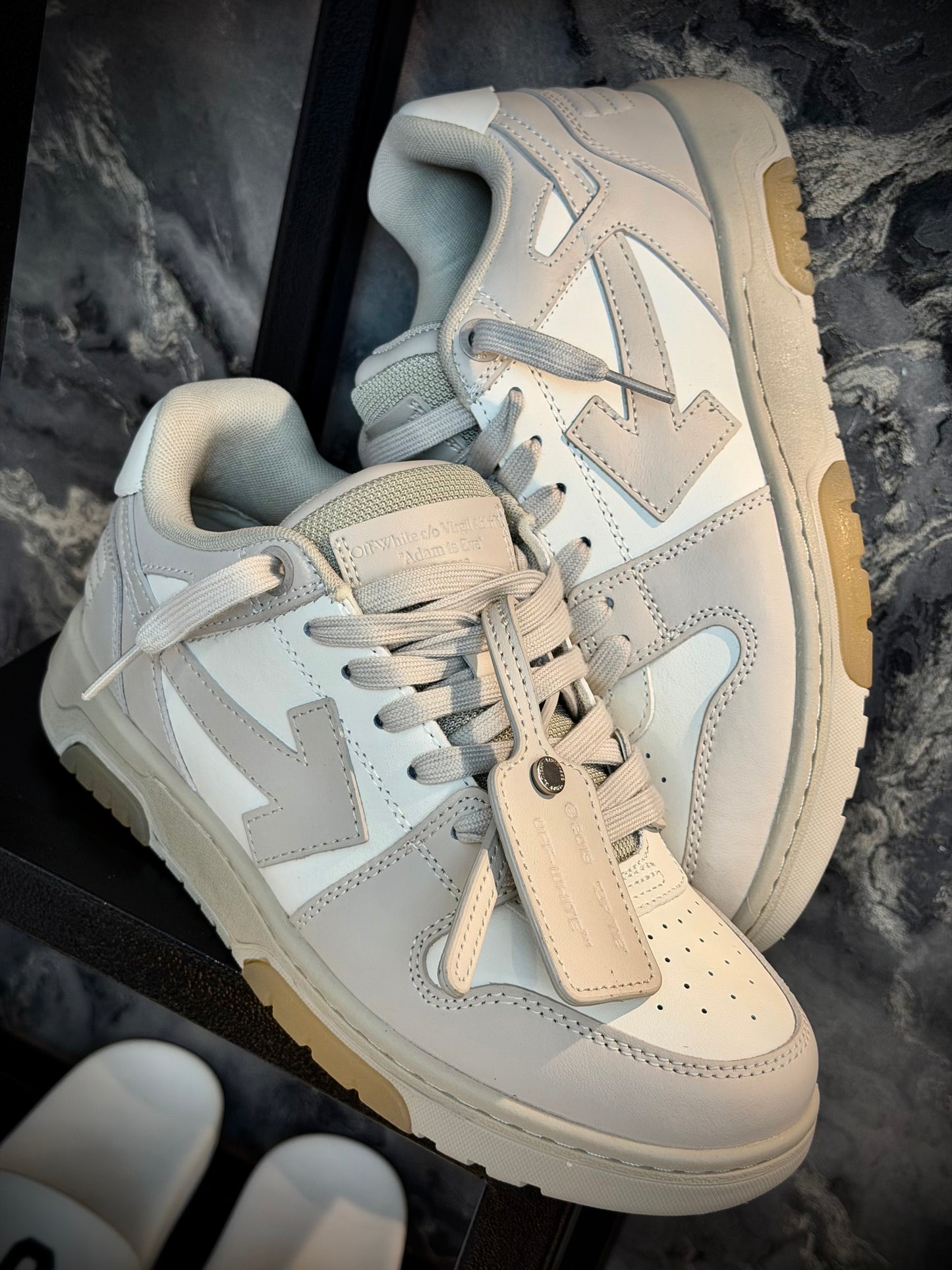ZAPATOS TURCOS OFF WHITE CAFÉ