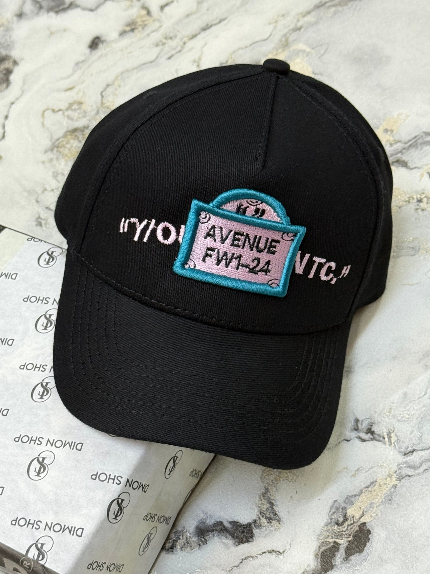 GORRA Y/OUT AVENUE