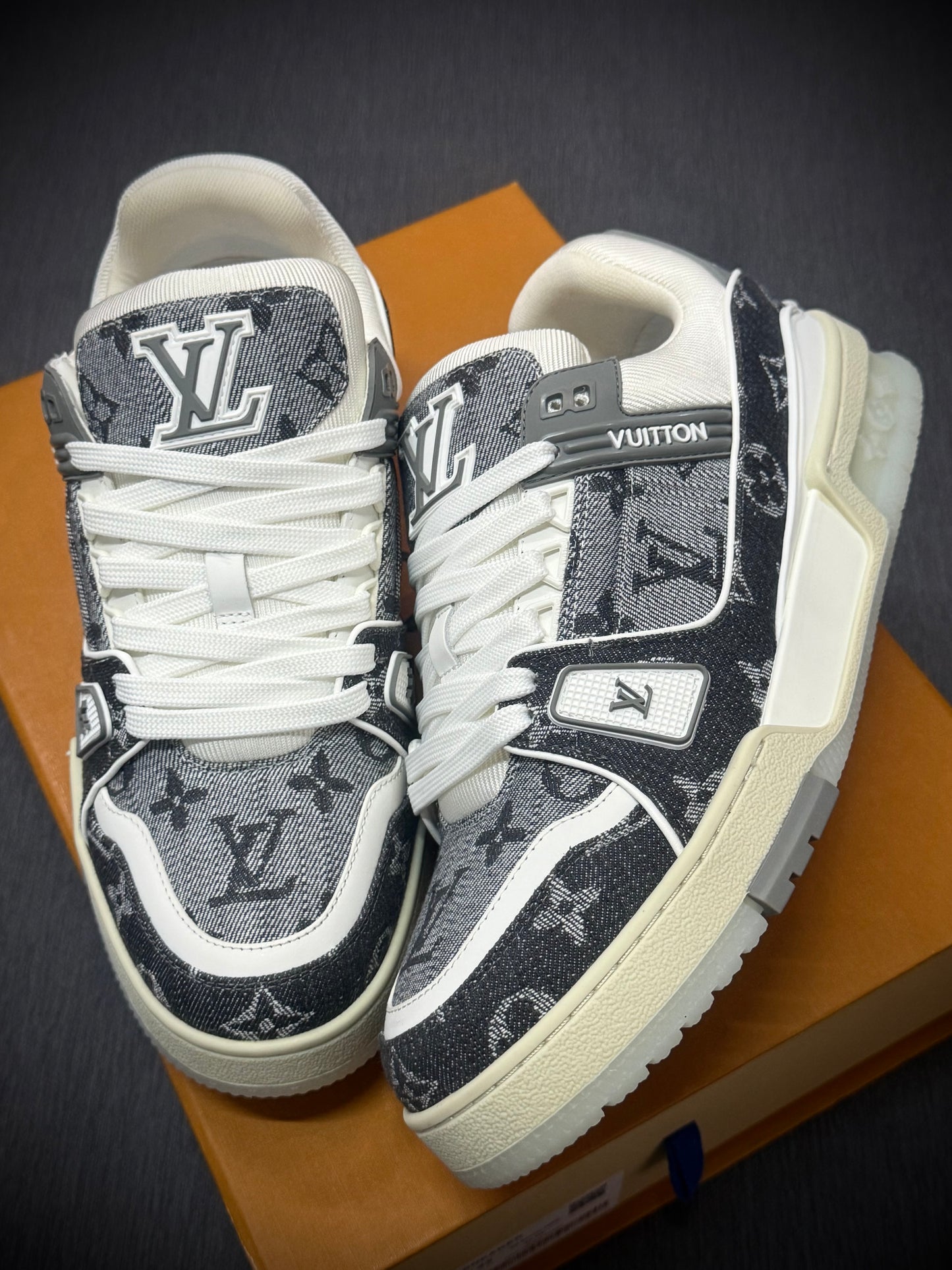 ZAPATOS TURCOS LOUIS VUITTON GRIS MONOGRAMA