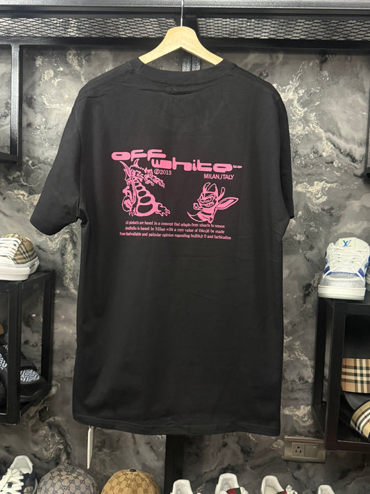 CAMISETA OFF WHITE LETRA ROSA