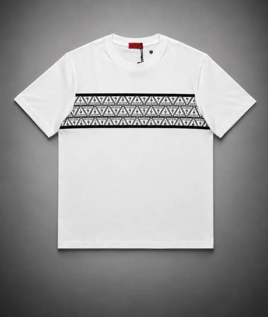 CAMISETA GUESS BLANCA TRIÁNGULOS PEQUEÑOS