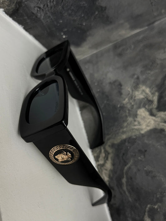 GAFAS VERSACE NEGRO LOGO DORADO