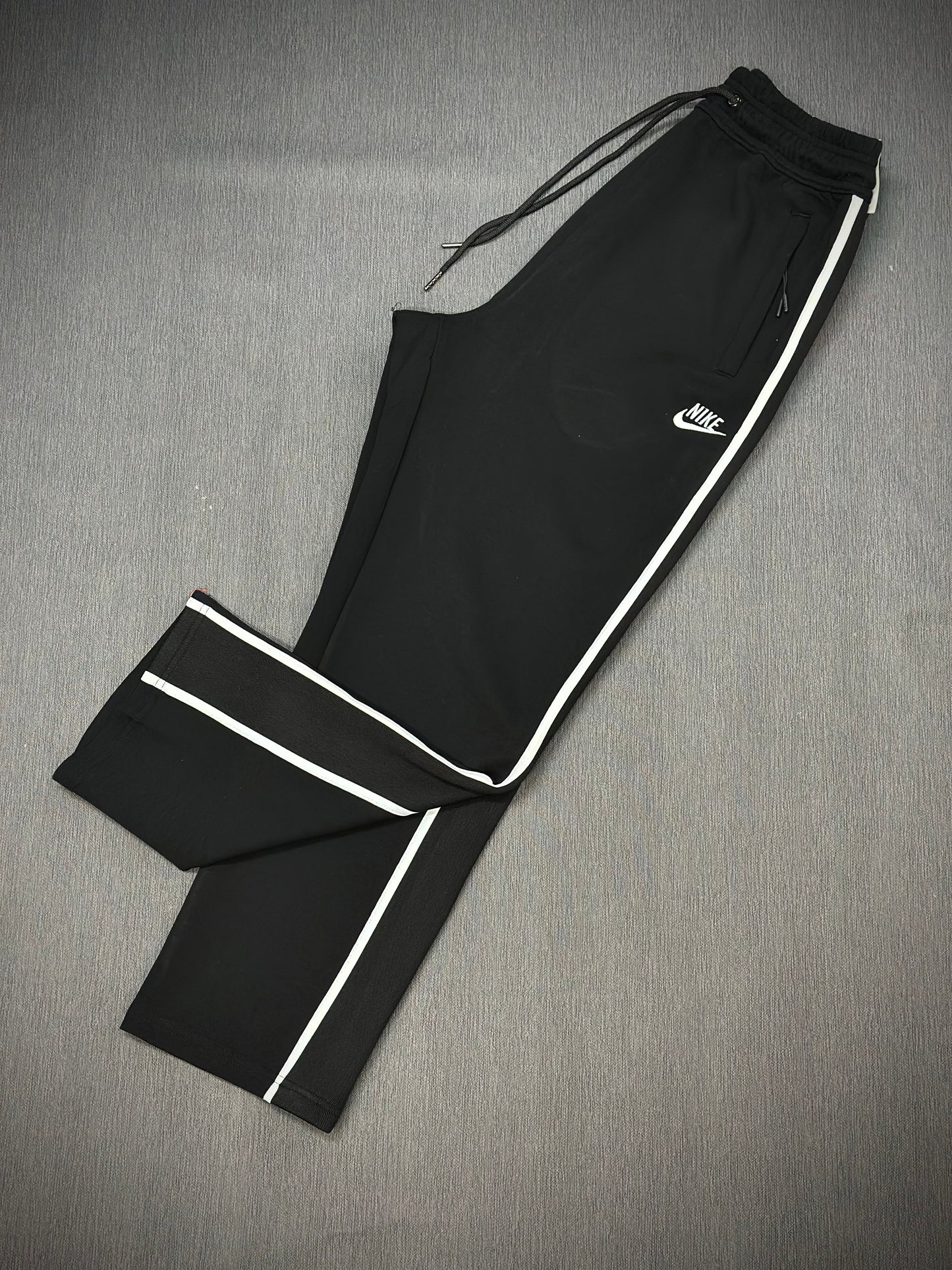SUDADERA NIKE NEGRA