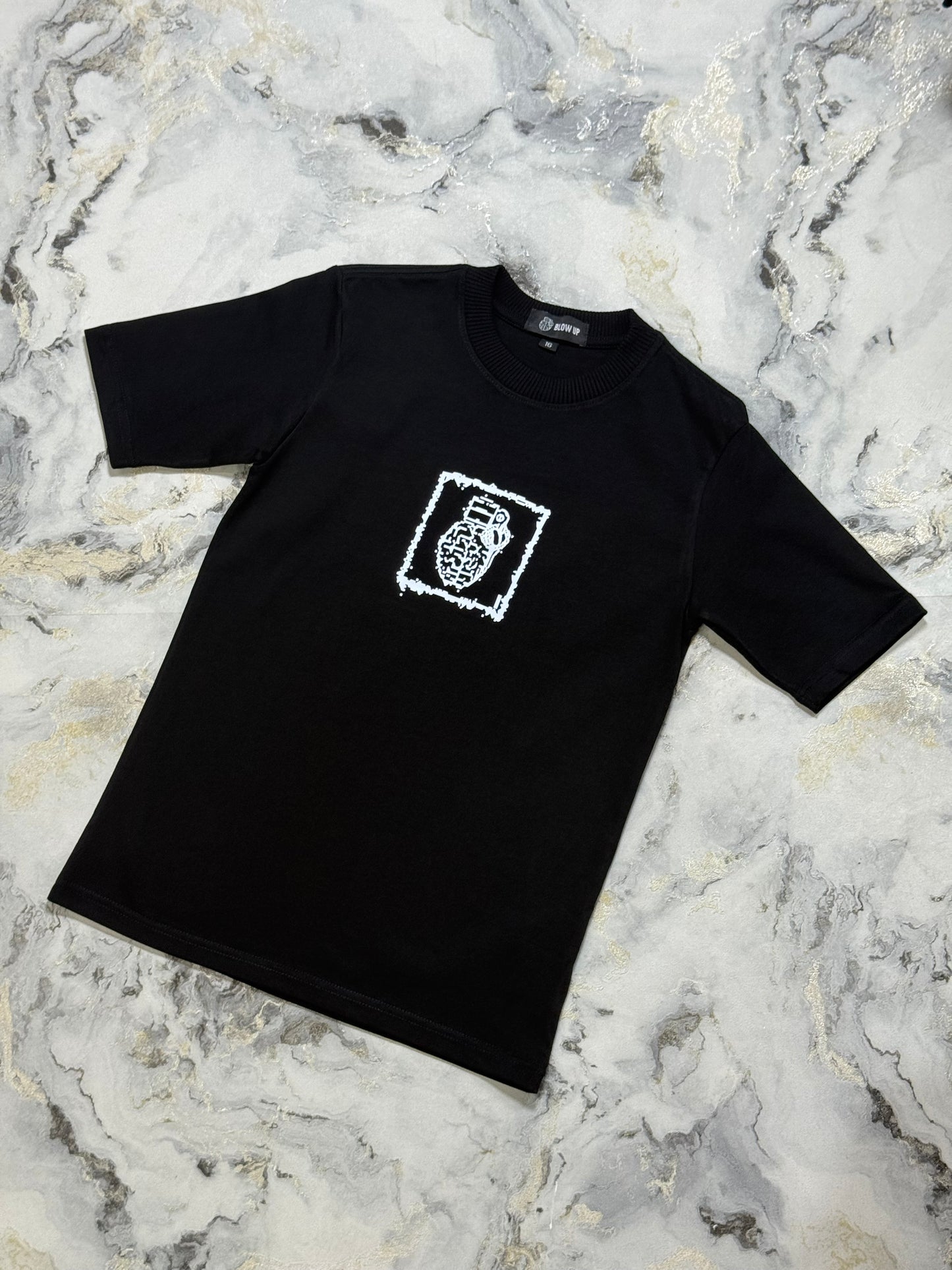 CAMISETA BLOW UP DE NIÑO LOGO BLANCO