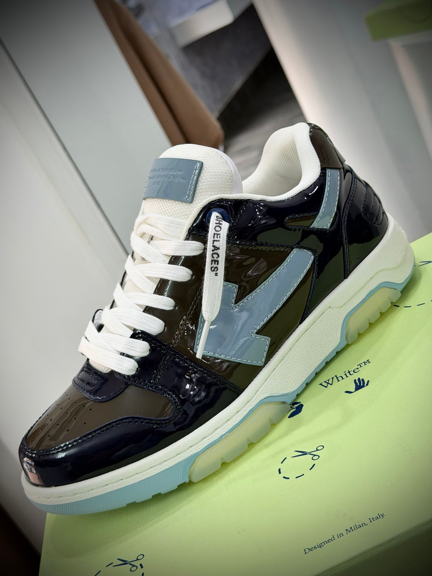 ZAPATOS OFF WHITE TURCOS AZULES