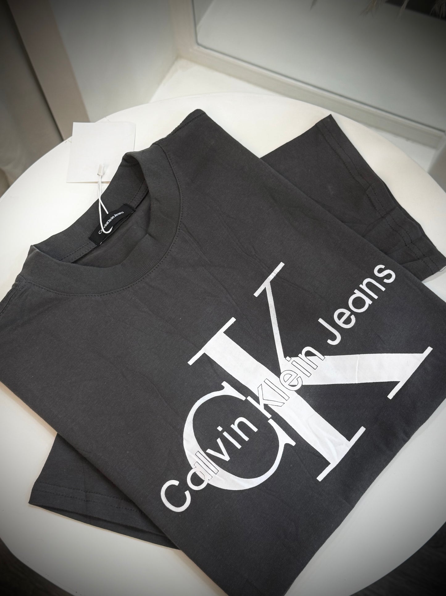 CAMISETA CALVIN KLEIN GRIS
