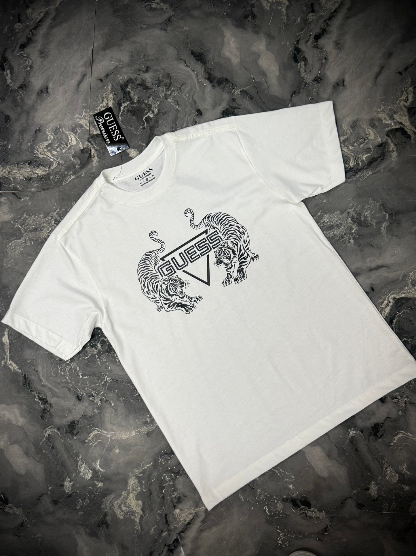 CAMISETA GUESS BLANCA TIGRE