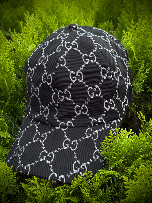GORRA GUCCI NEGRA MONOGRAMA PLATEADO