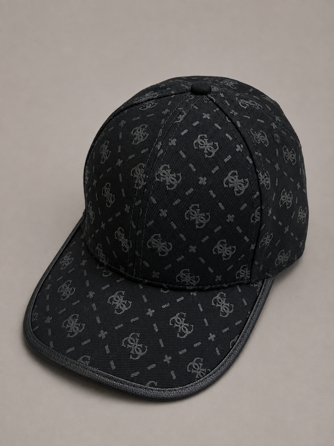 GORRA GUESS NEGRA MONOGRAMA