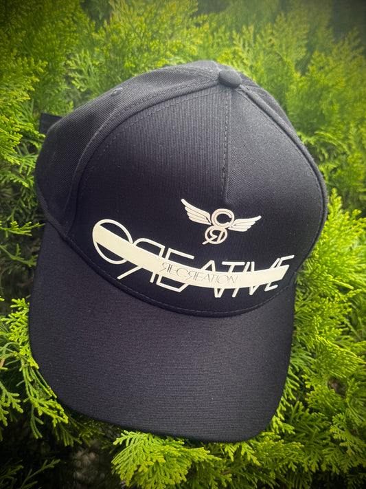 GORRA CREATIVE NEGRA LÍNEA BLANCA