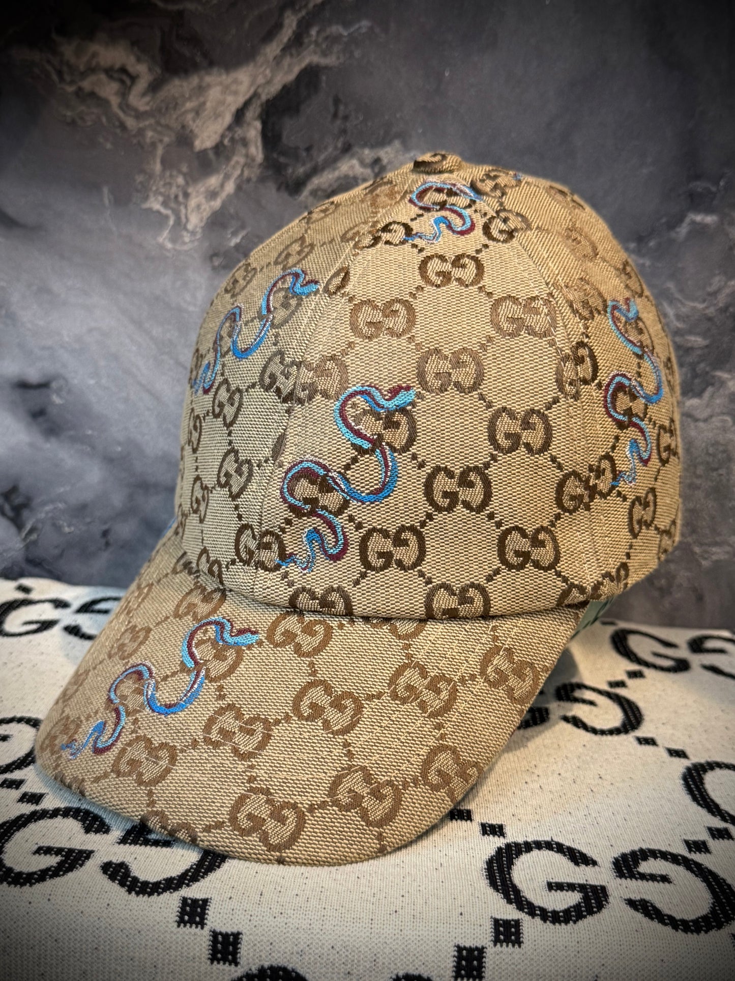 GORRA TURCA GUCCI CON SERPIENTES AZUL