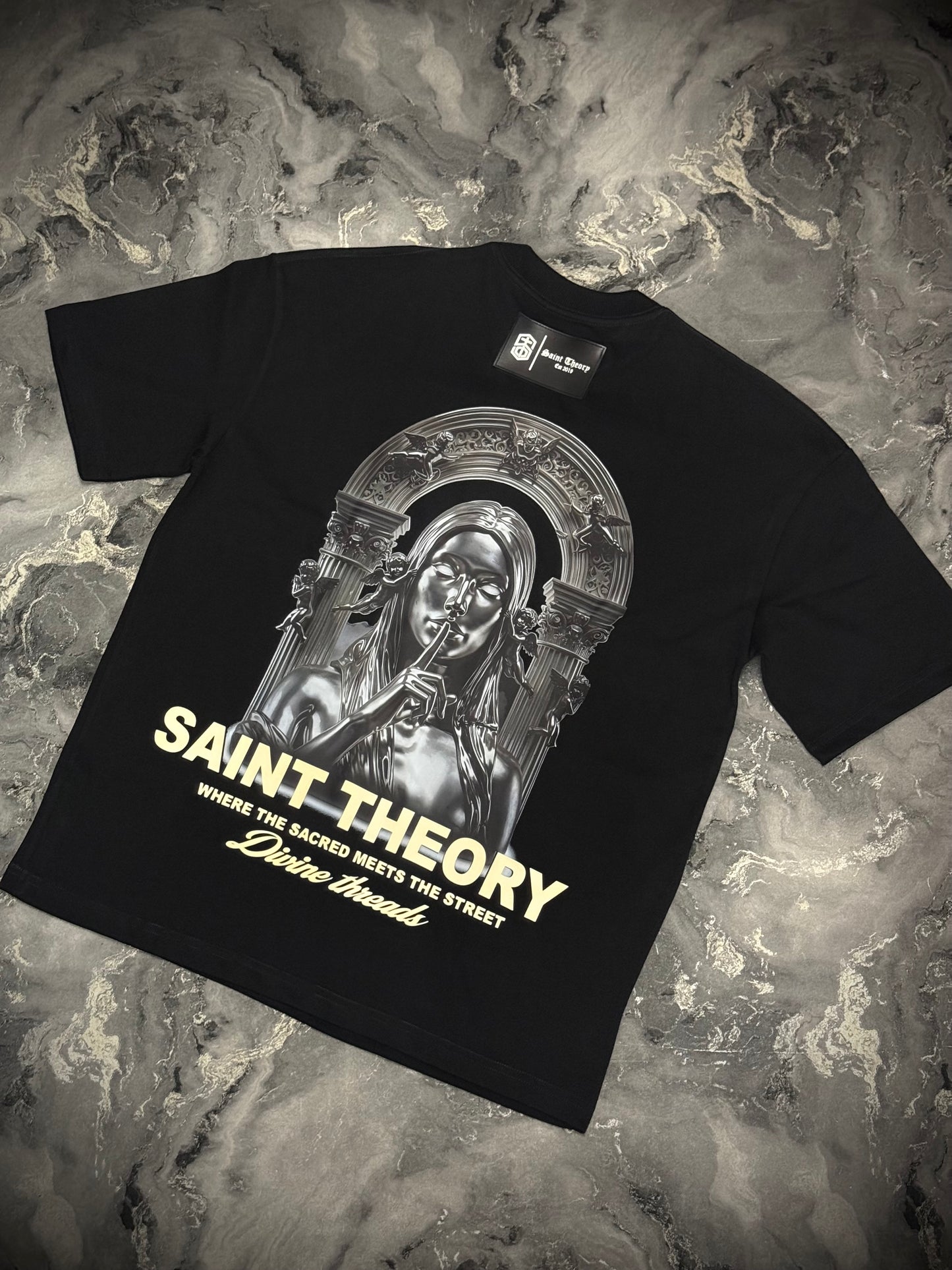 CAMISETA SAINT THEORY NEGRA GRIS