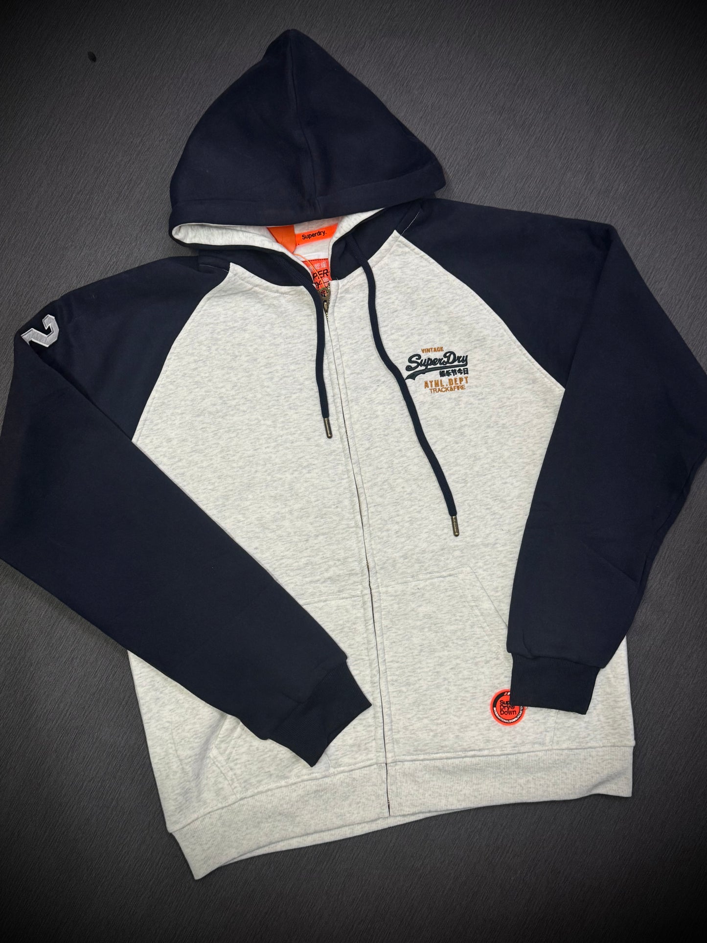 BUZO SUPERDRY GRIS MANGA AZUL