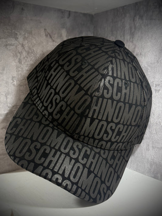GORRA MOSCHINO MONOGRAMA