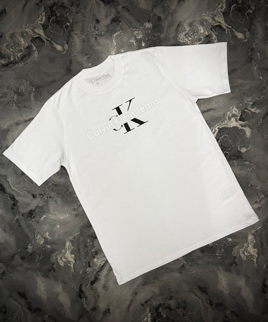 CAMISETA CALVIN KLEIN LETRA GRIS