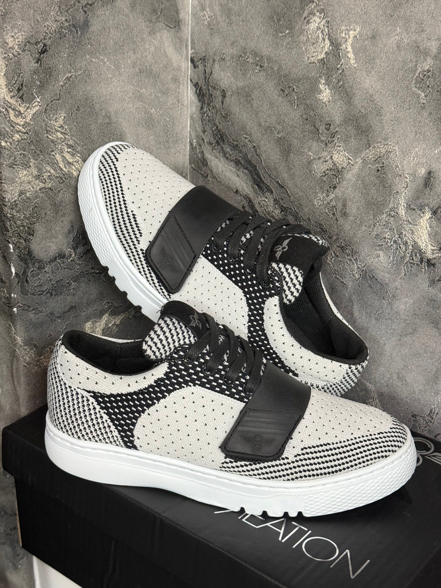 ZAPATOS CREATIVE GRIS