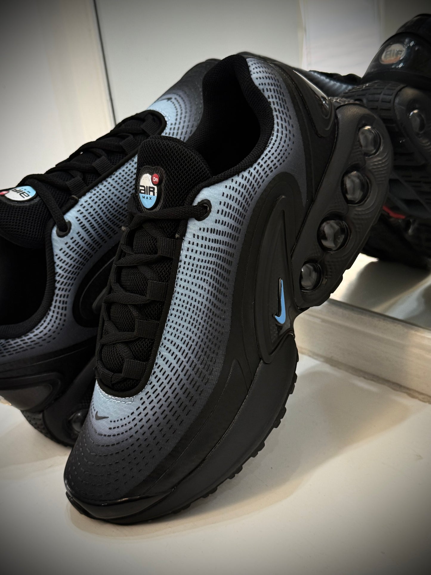 ZAPATOS NIKE DN NEGRO AZUL