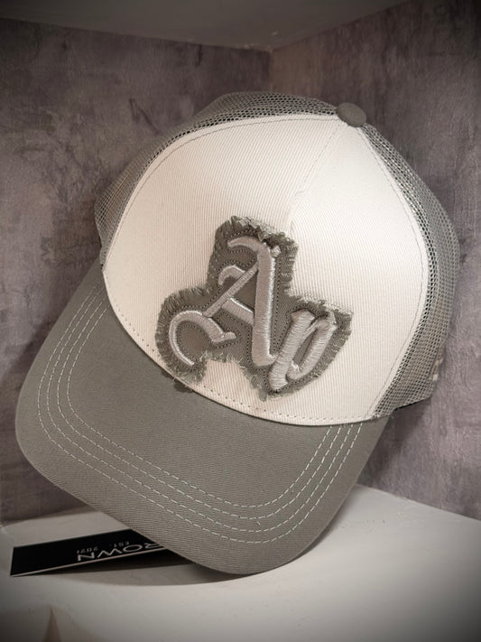 GORRA AP CROWN BLANCA GRIS
