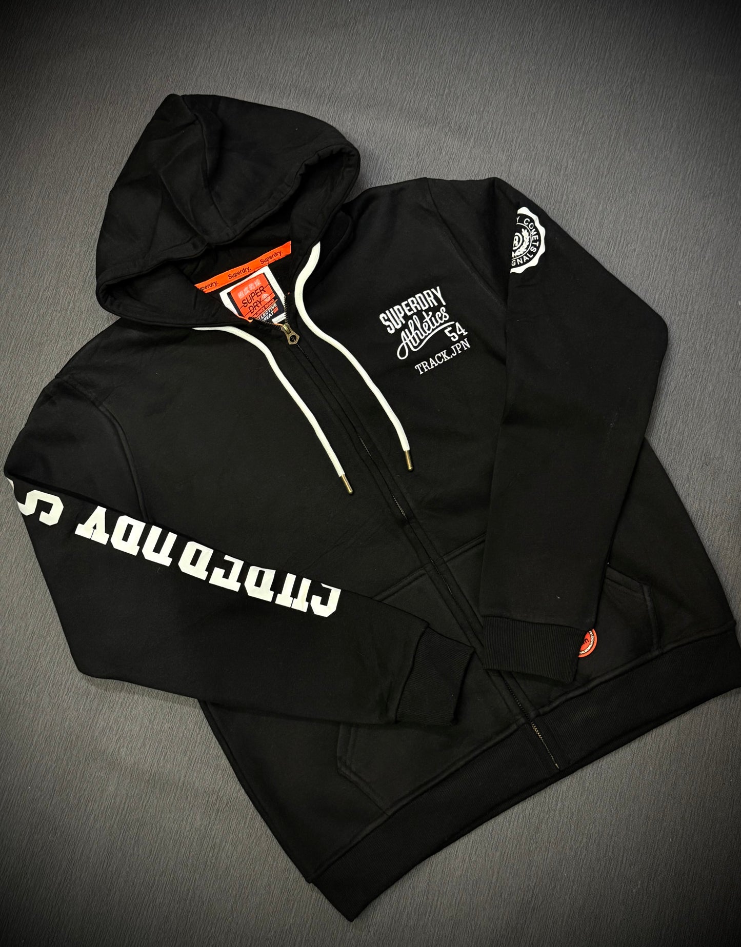 BUZO SUPERDRY NEGRO 001