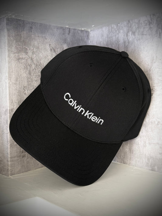 GORRA CK NEGRA CLÁSICA