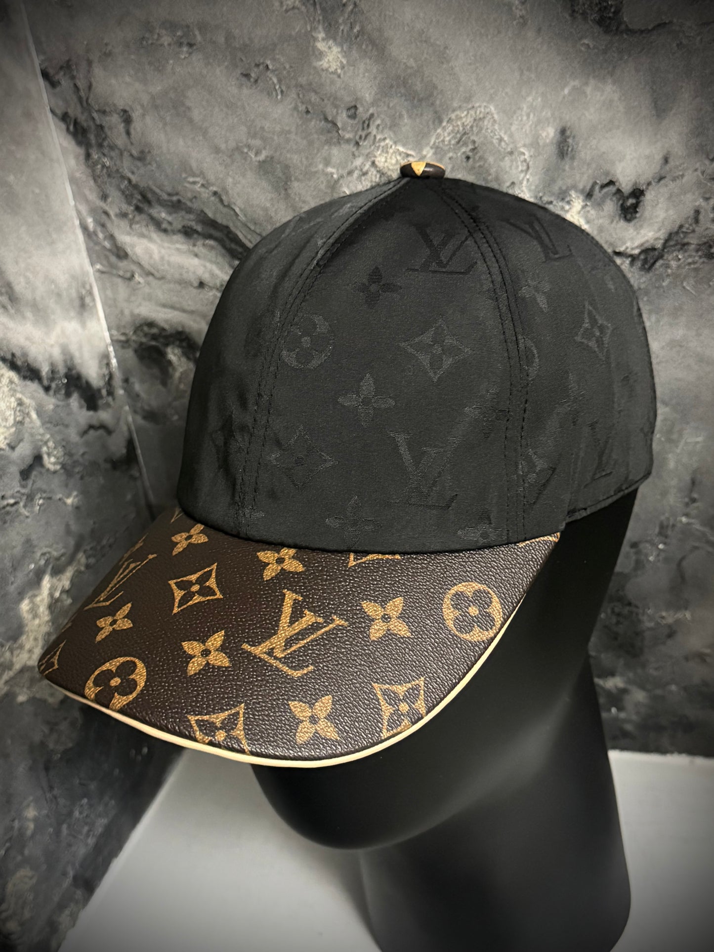 GORRA LV NEGRA CAFÉ
